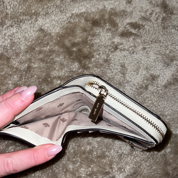 kate spade wallet - Picture 4 of 4